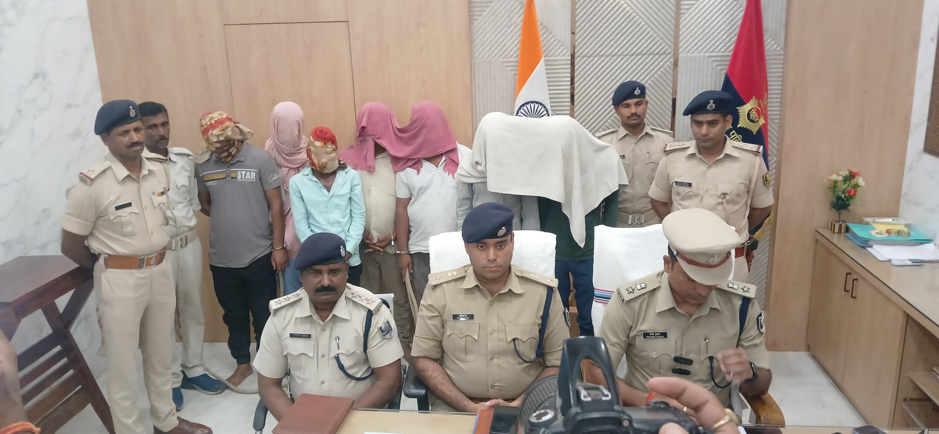 भागलपुर में डकैती कांड का खुलासा: तारापीठ से लेकर नाथनगर तक छापेमारी, 7 अपराधी गिरफ्तार
