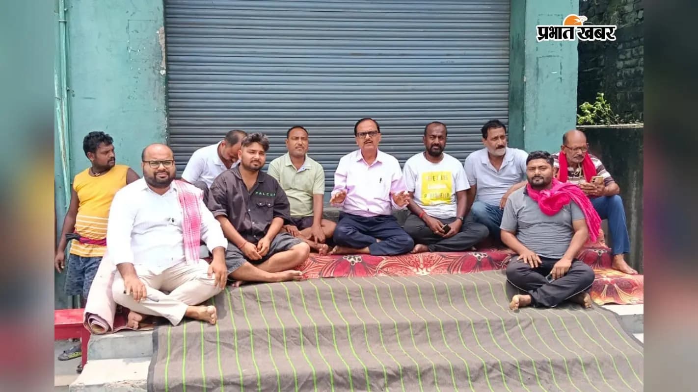 सामाजिक कार्यकर्ता ने किया विरोध प्रदर्शन सामाजिक कार्यकर्ता ने किया विरोध प्रदर्शन