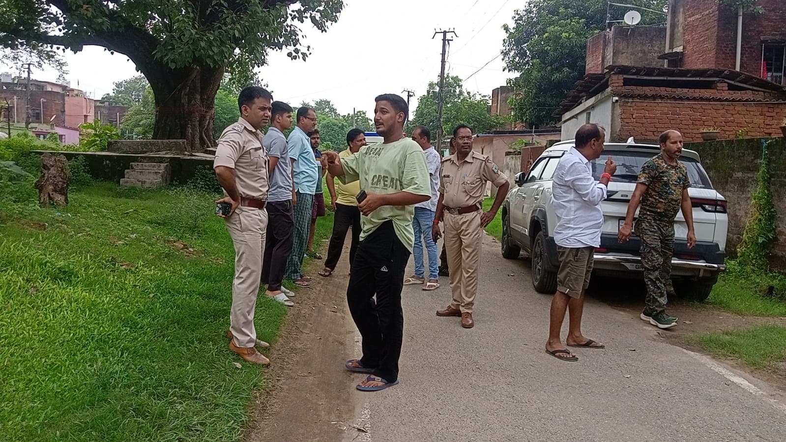 सेक्टर दो सी : युवक के गले से बाइक सवार दो युवकों ने झपटी सोने की चेन