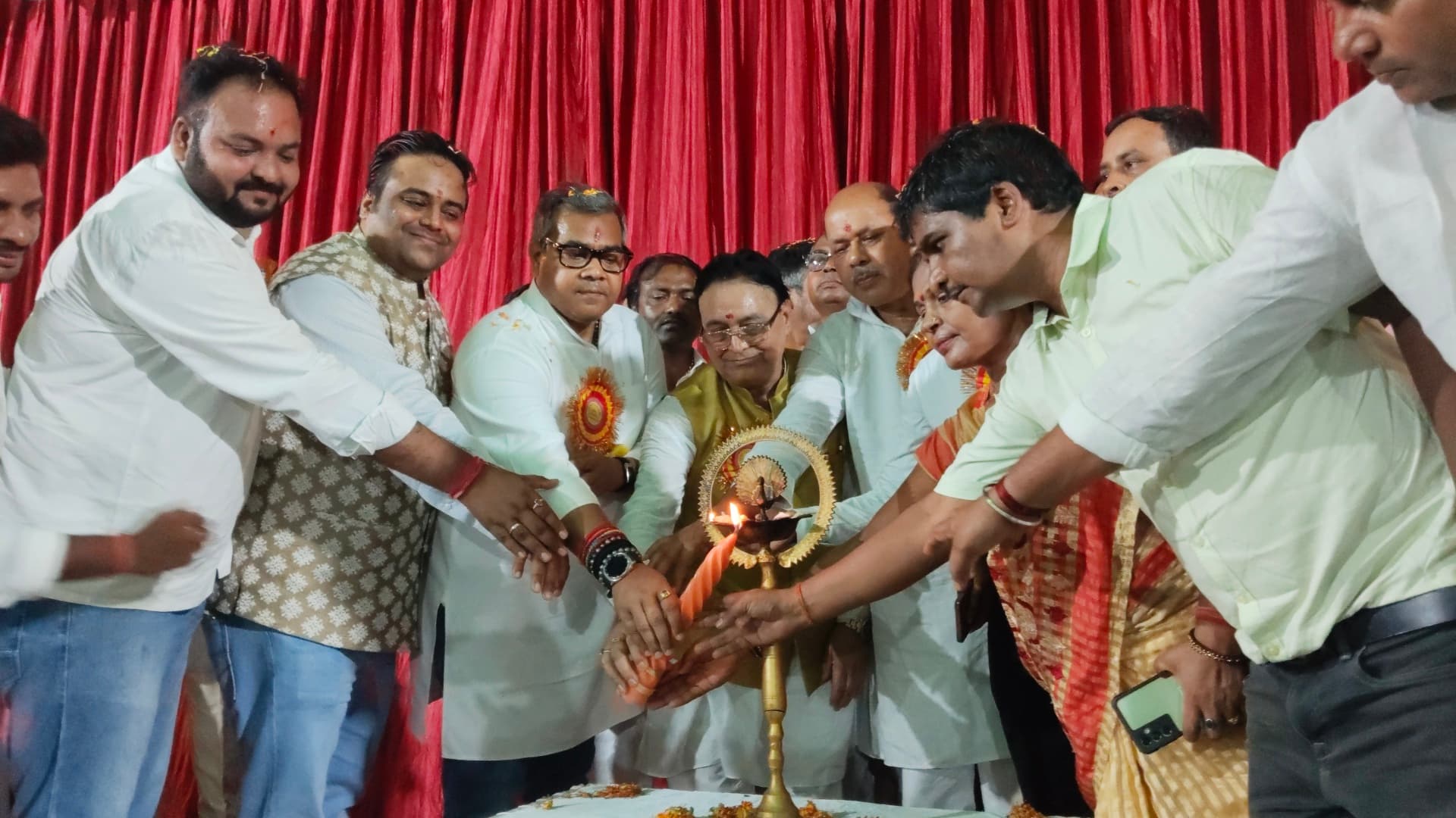 नर्सिंग छात्र-छात्राओं ने ली सेवा और मानवता की शपथ, सांसद अरुण भारती बोले- समाज को मिलेंगे कुशल स्वास्थ्यकर्मी