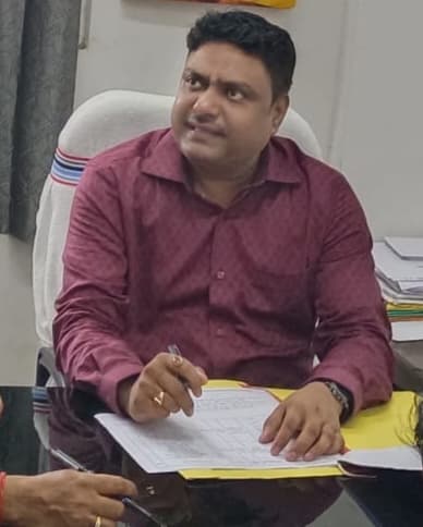 बक्सर: डुमरांव के SDM राकेश कुमार का तबादला, बेगूसराय में डीटीओ रहे राजीव कुमार को मिला पद भार