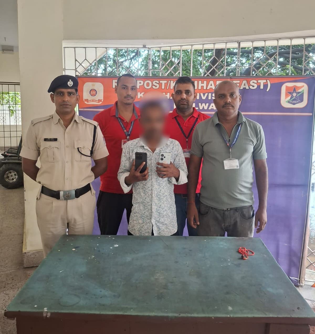 दो दिनों में आरपीएफ की कार्रवाई : गांजा-शराब जब्त, सात बच्चे किये गये रेस्क्यू