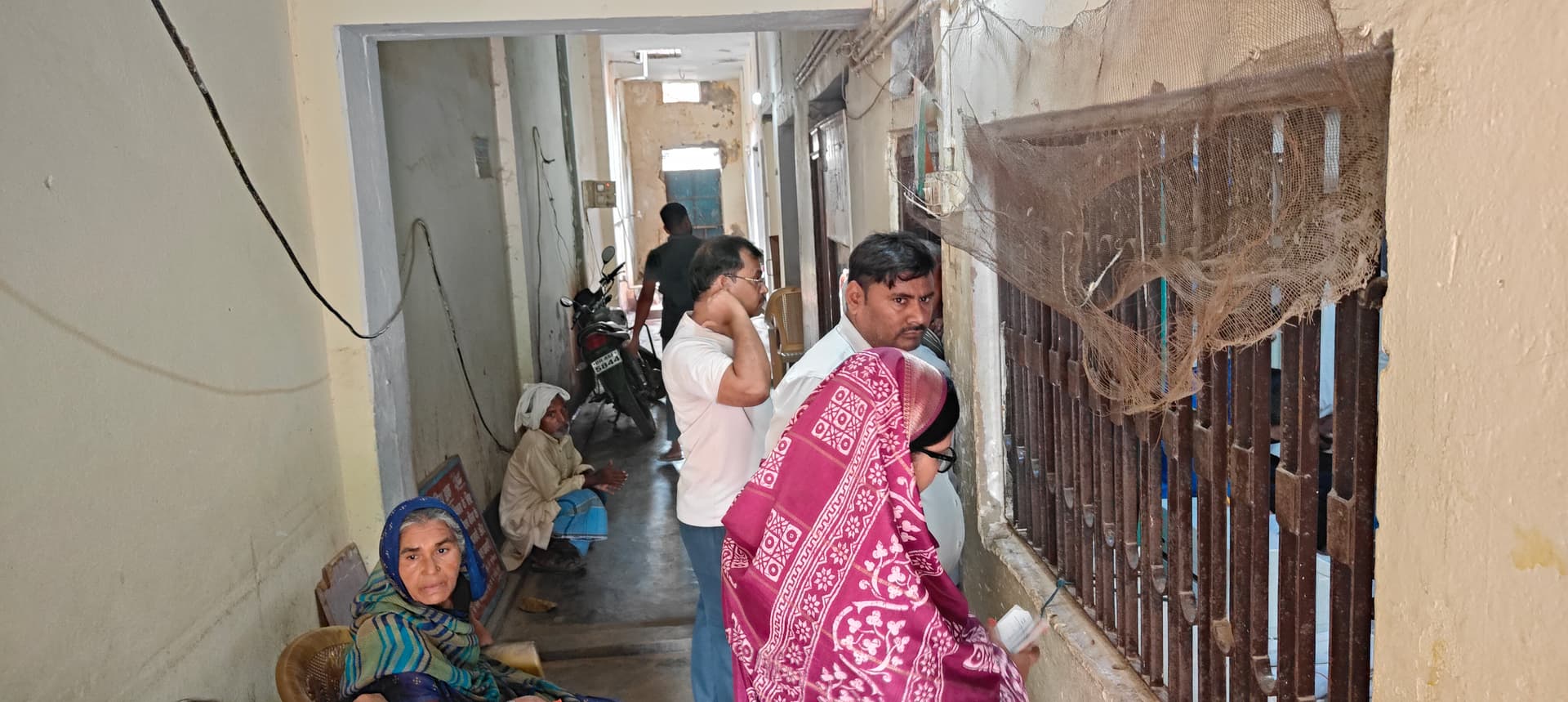 रोहतास: चेनारी उप डाकघर में प्रिंटर खराब होने से रजिस्ट्री सेवा दो सप्ताह से बंद, सरकारी कार्य प्रभावित होने से आम लोग परेशान
