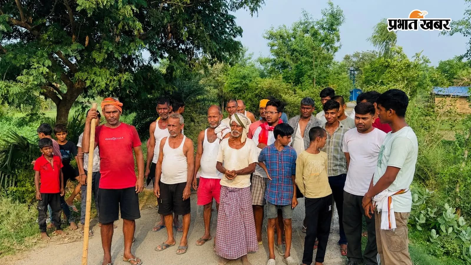भारी वाहनों के दबाव से जर्जर हुआ अंजनिया पुल, ग्रामीणों ने जतायी हादसे की आशंका