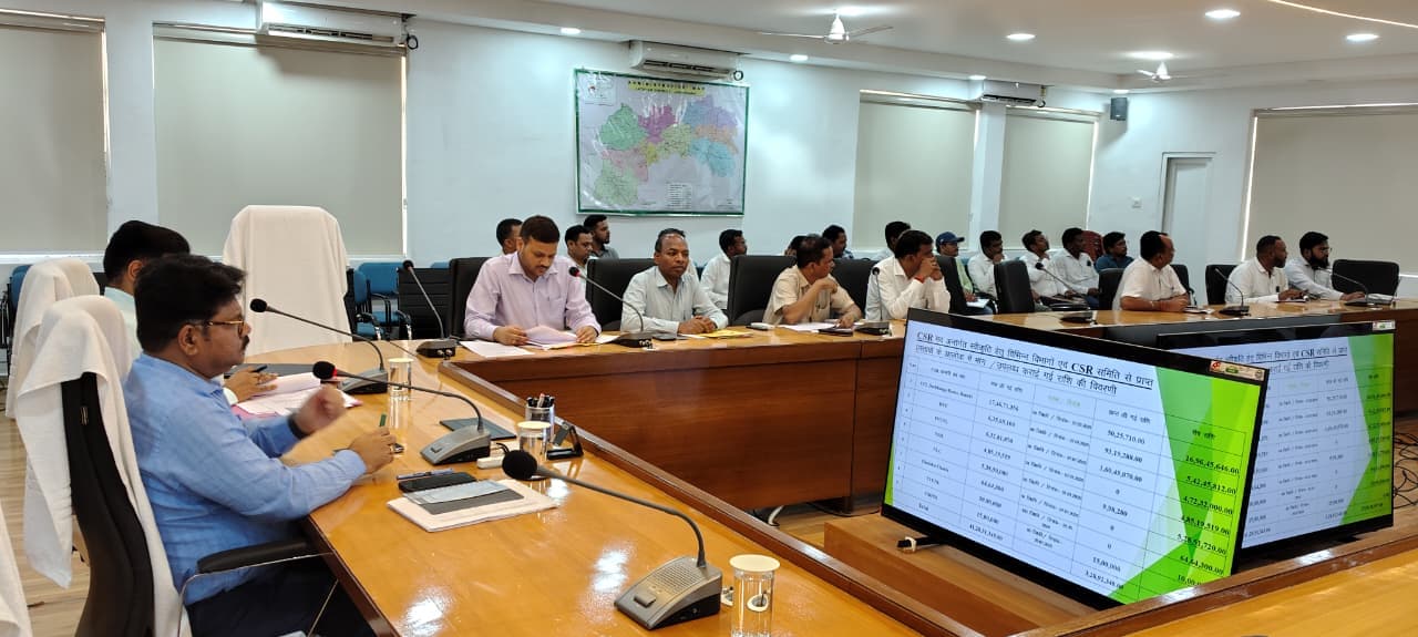 ई-विद्या वाहिनी से शिक्षकों की उपस्थिति सुनिश्चित करें : लातेहार उपायुक्त