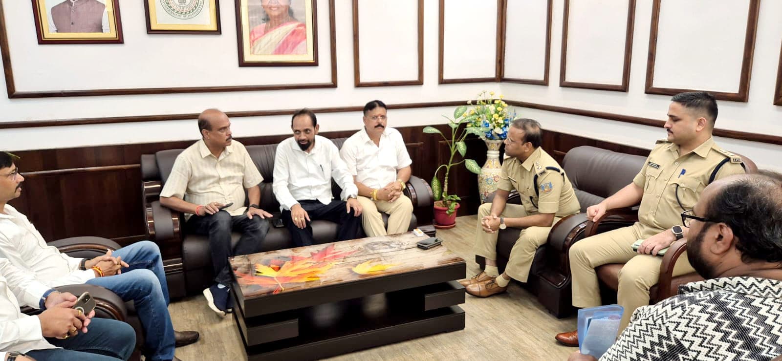 एक ही रात 9 दुकानों में चोरी पर जताई चिंता, भाजपा कार्यकर्ताओं पर दर्ज प्राथमिकी को बताया निराधार