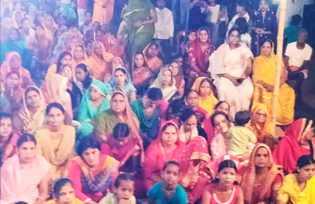 बक्सर: डुमरांव के चौगाई में श्रीमद् भागवत कथा में उमड़ी  लोगों की भीड़, 21 जुलाई को पूर्णाहुति; मेले जैसा बना आयोजन स्थल
