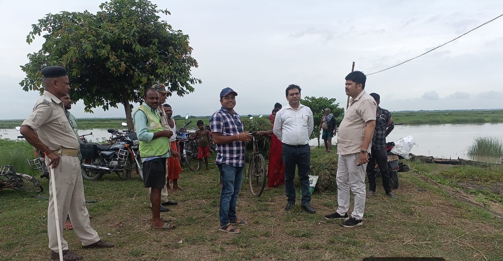 सुपौल में कोसी का जलस्तर बढ़ा, लेकिन खतरे की बात नहीं, प्रशासन अलर्ट मोड में, तटबंधों का किया निरीक्षण
