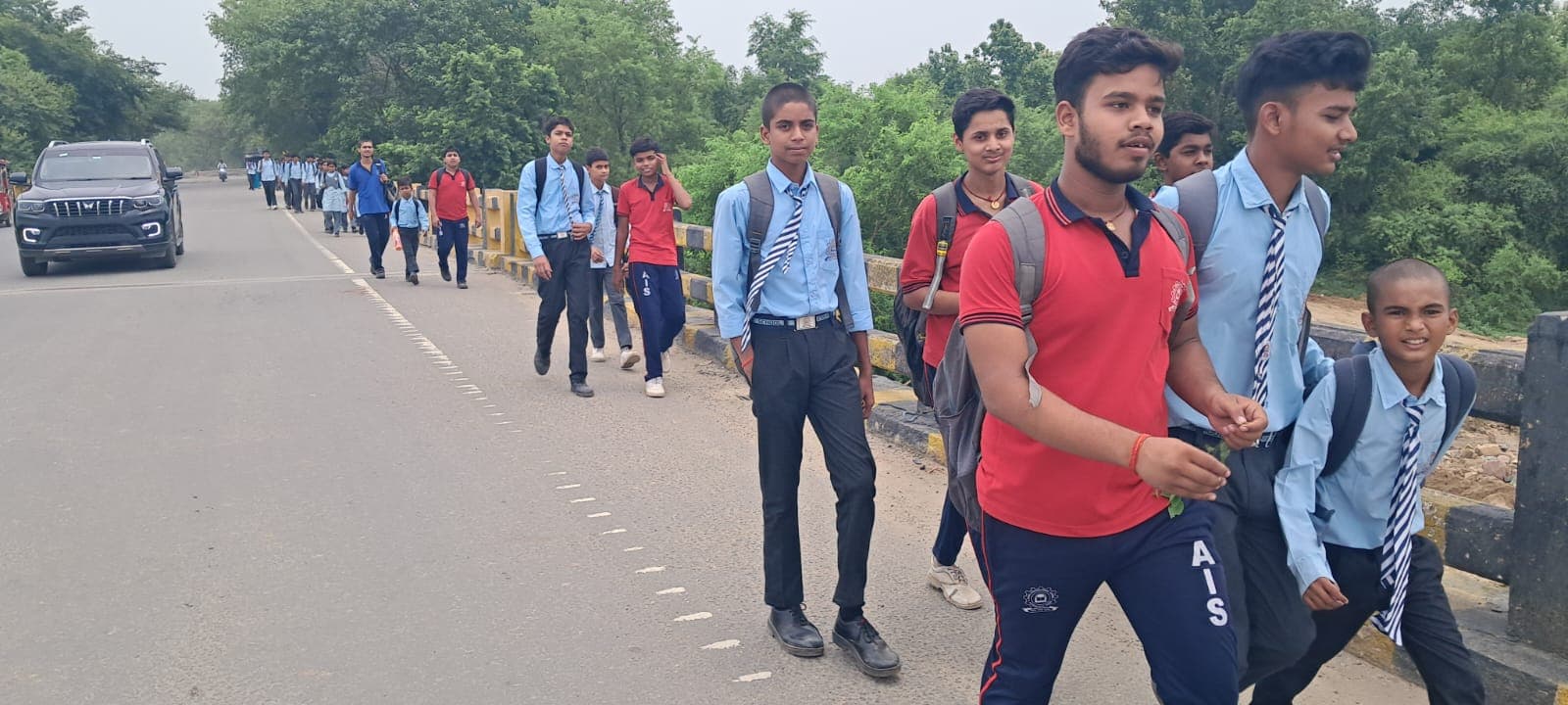 औरंगाबाद में दो महीने से ठप रफ्तार, दोमुहान पुल पर पैदल सफर को मजबूर हजारों लोग, डायवर्सन निर्माण पर उठे सवाल