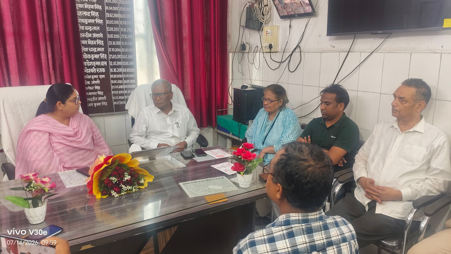 मोहनिया अस्पताल में डॉक्टर से मारपीट के विरोध में OPD बंद, SDM के 24 घंटे में कार्रवाई के आश्वासन के बाद सेवा बहाल