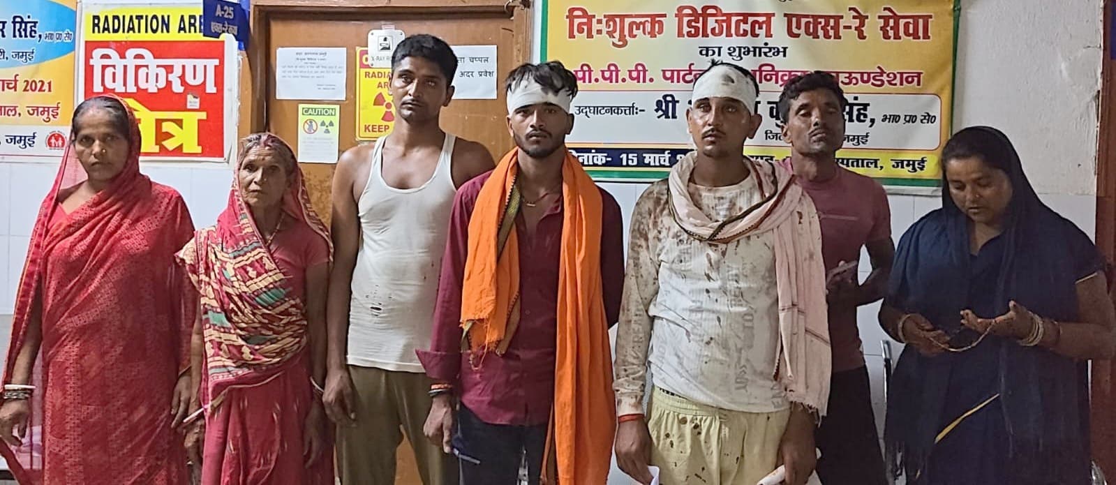 लक्ष्मीपुर में जमीन पर बोरिंग का विरोध करने पर खूनी संघर्ष: एक ही परिवार के कई लोगों पर कुल्हाड़ी व रॉड से हमला, 11 नामजद