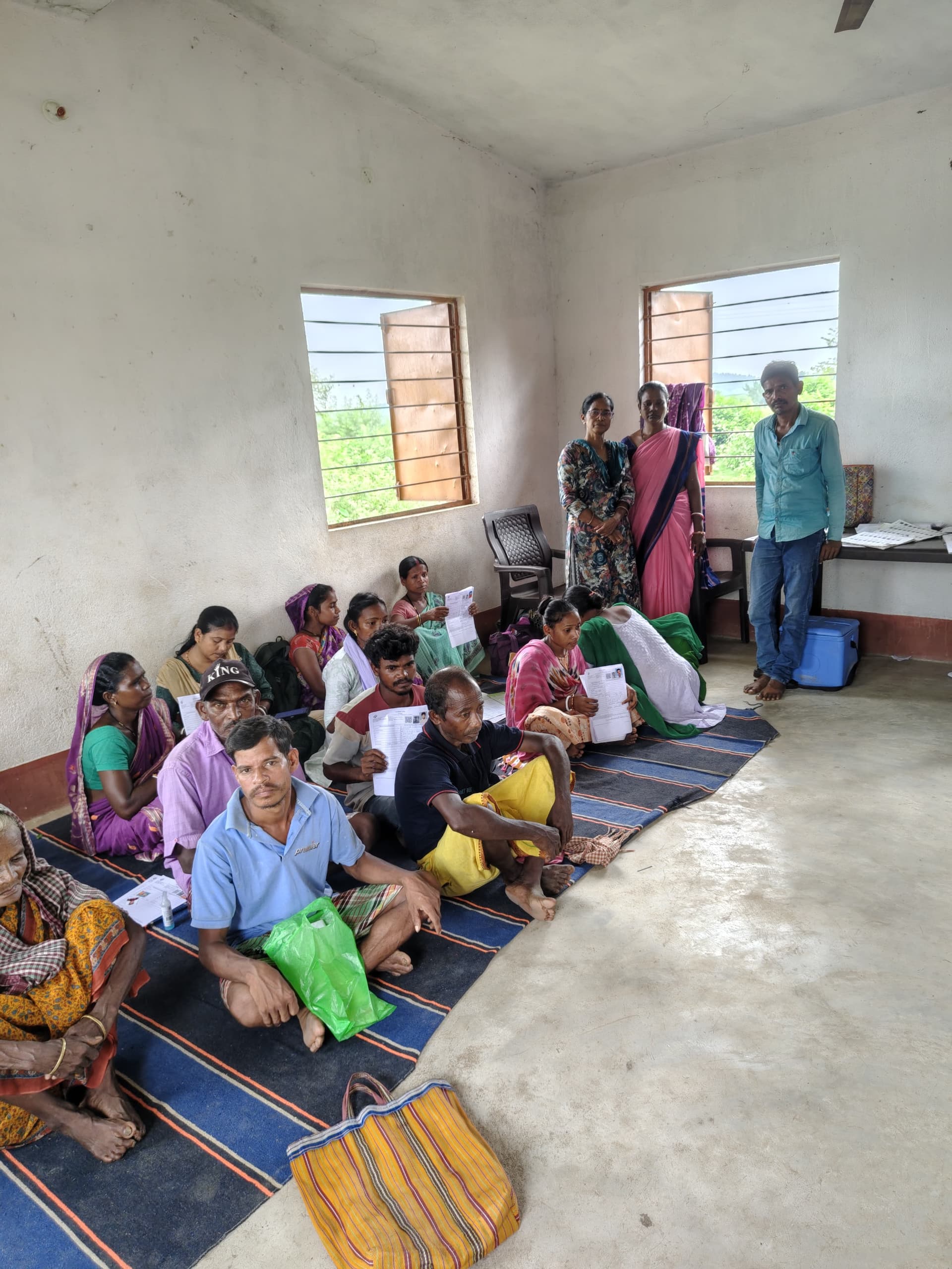 चक्रधरपुर विधानसभा क्षेत्र के 236 मतदान केंद्रों पर बीएलओ, बीएलए-2 एवं चुनाव पाठशाला की बैठक