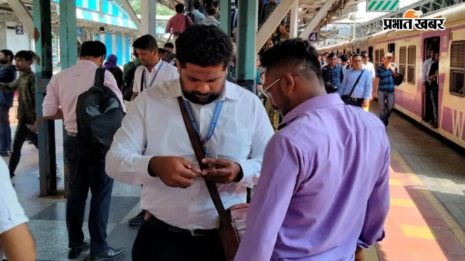 आरा स्टेशन पर ''लाल गाड़ी'' का सघन टिकट जांच अभियान, 678 बेटिकट व अनियमित यात्री पकड़े गए आरा स्टेशन पर ''लाल गाड़ी'' का सघन टिकट जांच अभियान, 678 बेटिकट व अनियमित यात्री पकड़े गए