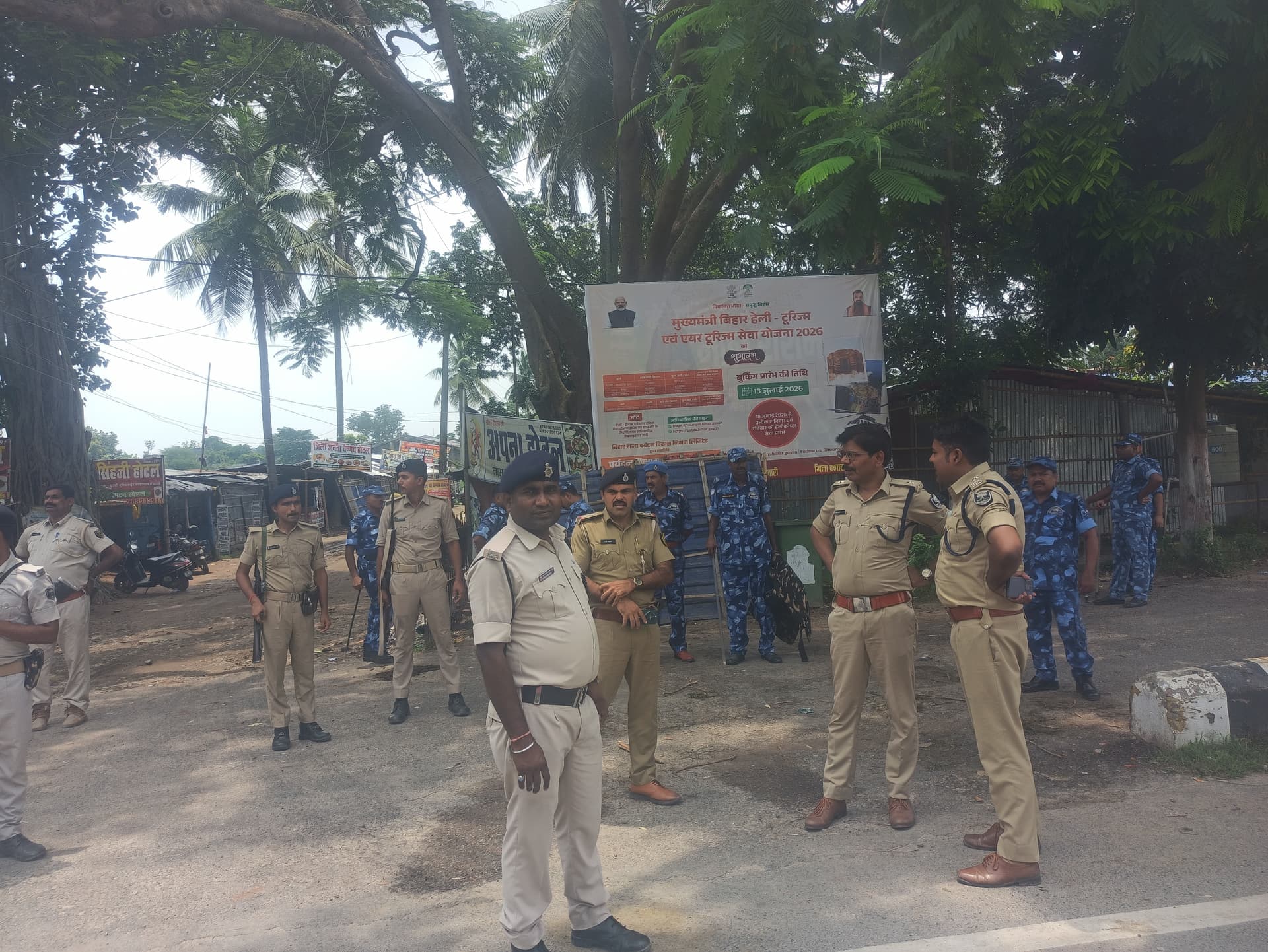 सुपौल में सड़क हादसों पर ब्रेक लगाने को पुलिस सख्त: शहर के प्रमुख चौराहों पर सघन वाहन जांच अभियान शुरू