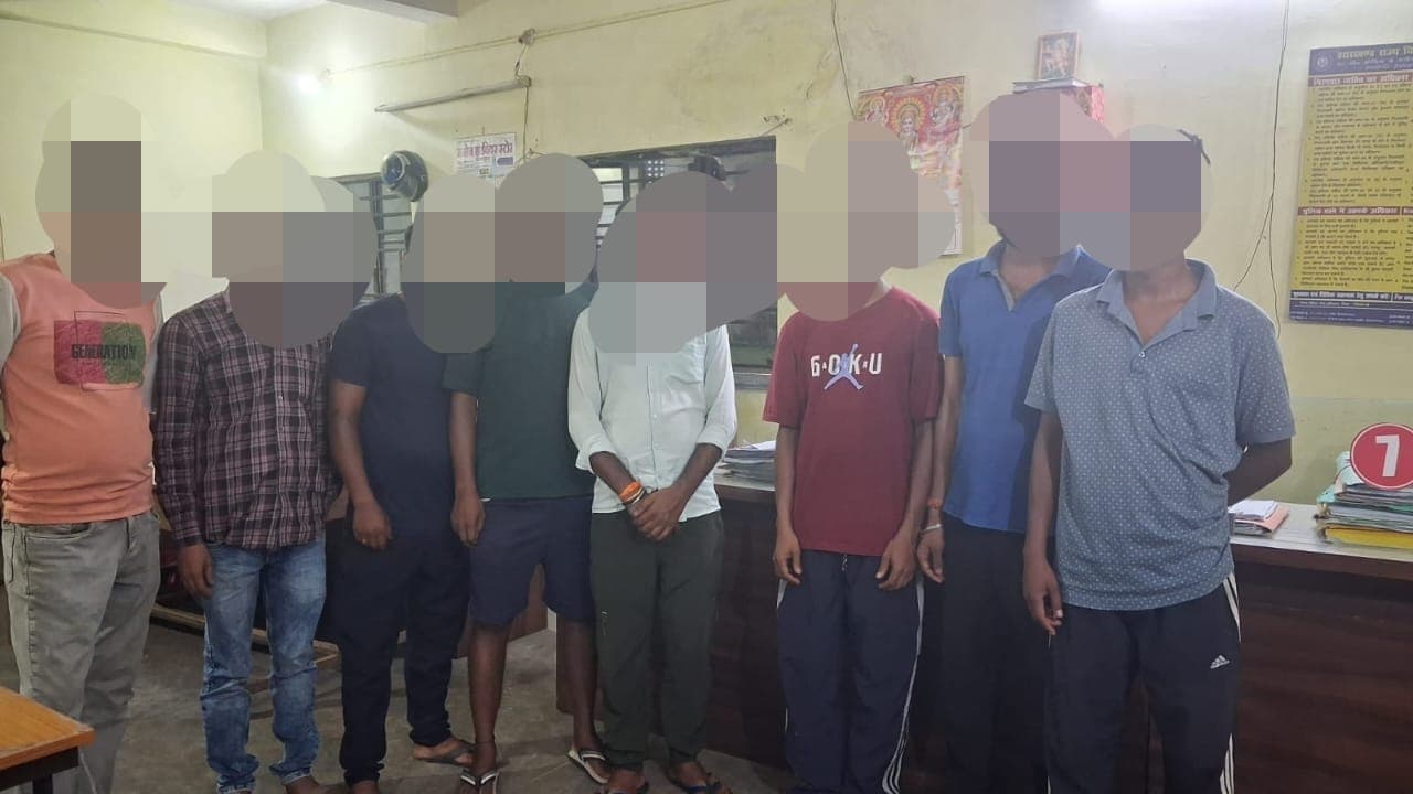 सिमडेगा: बाजारटांड़ और सलडेगा में अड्डेबाजी कर रहे युवक पुलिस की पकड़ में