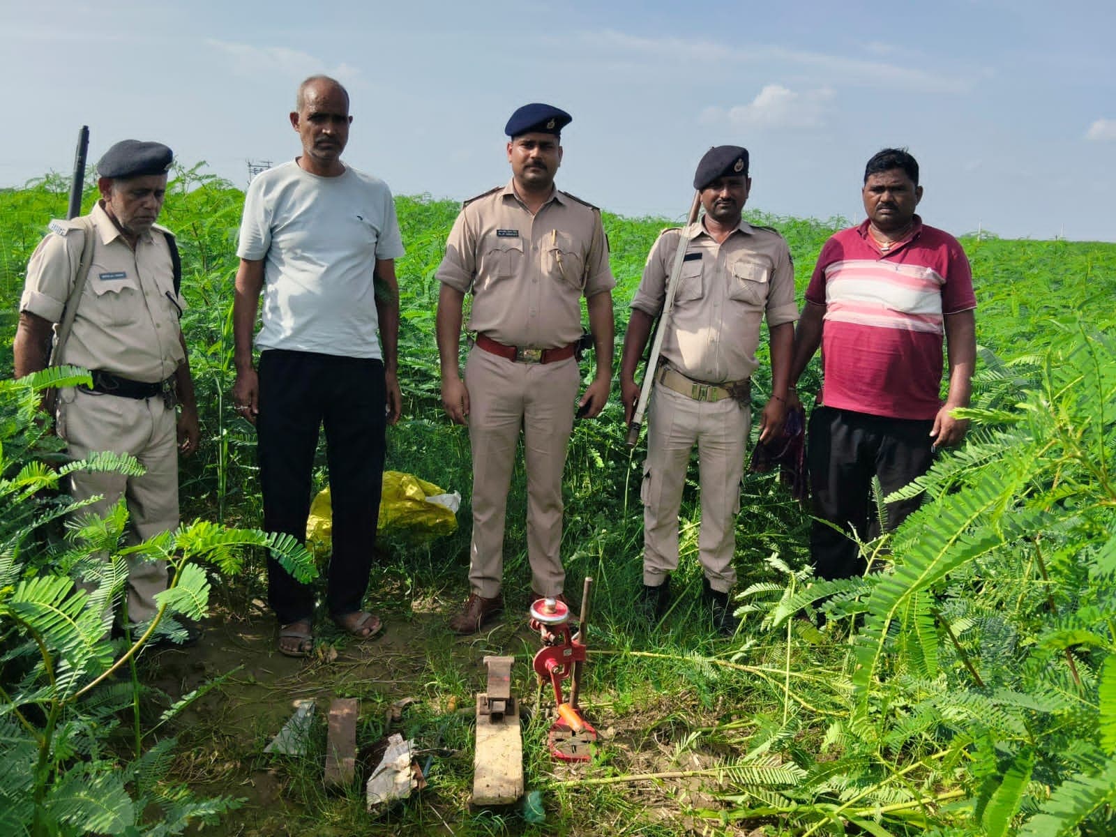 खगड़िया में मिनी गन फैक्ट्री का भंडाफोड़, हथियार बनाने के उपकरण बरामद