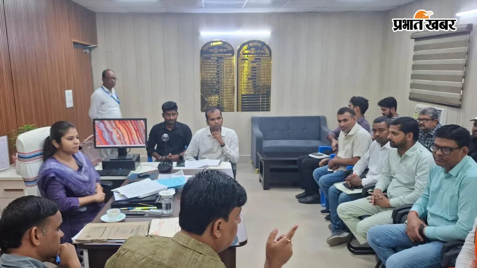 नए राशन कार्ड निर्माण की समीक्षा, एसडीओ ने दिए समयबद्ध लक्ष्य पूरा करने के निर्देश नए राशन कार्ड निर्माण की समीक्षा, एसडीओ ने दिए समयबद्ध लक्ष्य पूरा करने के निर्देश