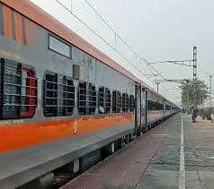 श्रावणी मेला 2026 मे  मुंगेर होकर चलने वाली देवघर-सरायगढ़ स्पेशल ट्रेन 31 अगस्त तक चलेगी, रेलवे ने बढ़ाई अवधि