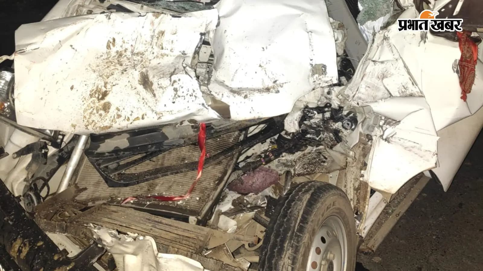 प्रेस वाहन और ट्रक में हुई टक्कर, चालक समेत दो घायल प्रेस वाहन और ट्रक में हुई टक्कर, चालक समेत दो घायल