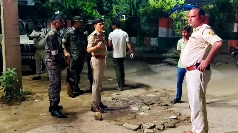 नवादा: NH-20 पर तेज रफ्तार जेसीबी ने बाइक सवार कारोबारी को रौंदा, व्यापार से लौट रहे युवक; चालक की तलाश में जुटी पुलिस