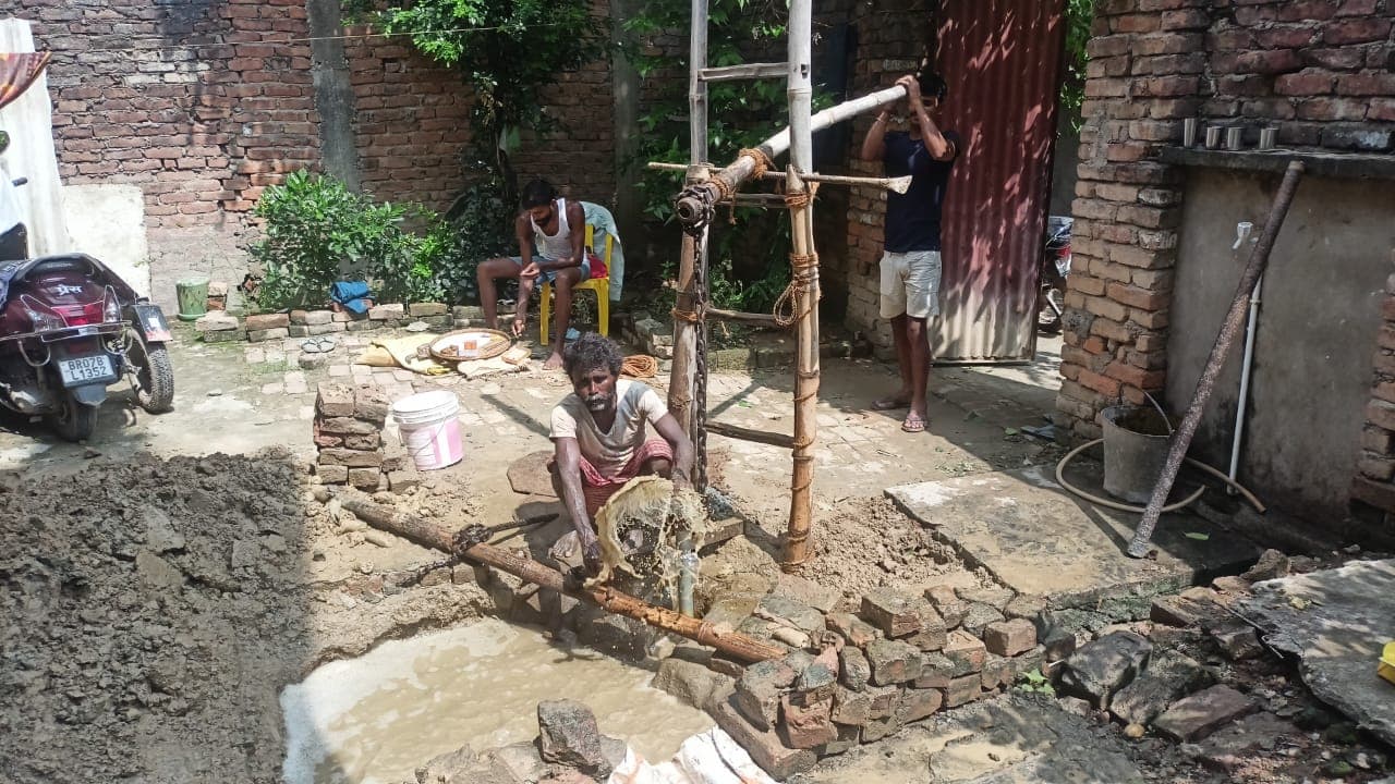 सीतामढ़ी: गर्मी बढ़ते ही शुरू हुई जल संकट, वार्डों और गांवों में चापाकल सूखे