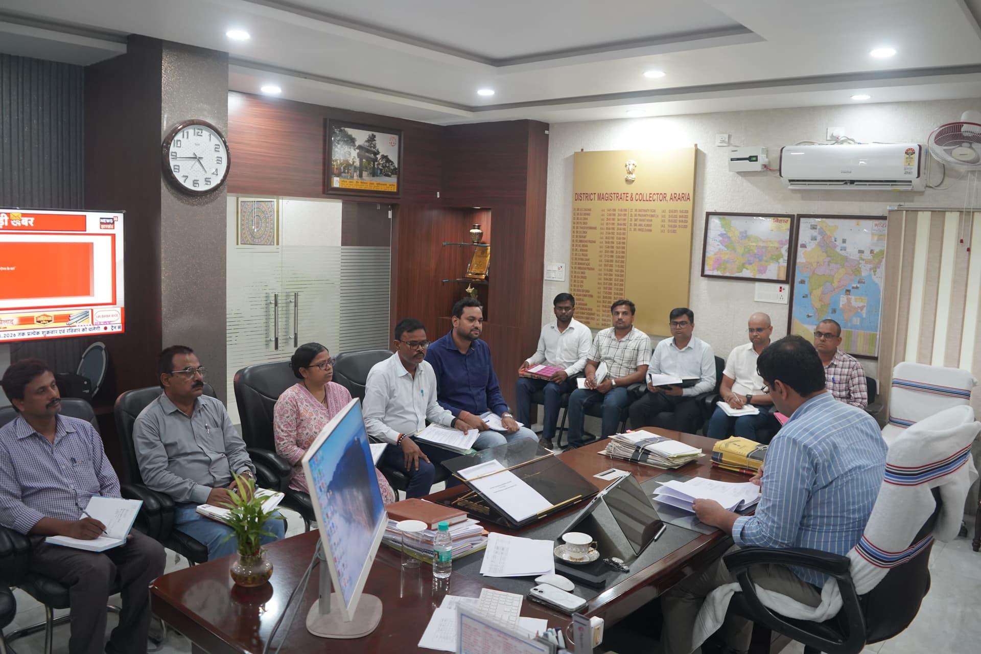 अररिया में उद्योग और स्वरोजगार को मिलेगी रफ्तार: डीएम विनोद दूहन ने बुलाई टास्क फोर्स की बैठक