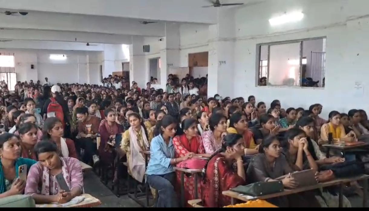 नई शिक्षा नीति के तहत डिग्री को नौकरी में बदलने वाला पुल है इंटर्नशिप: प्रो. नवल किशोर