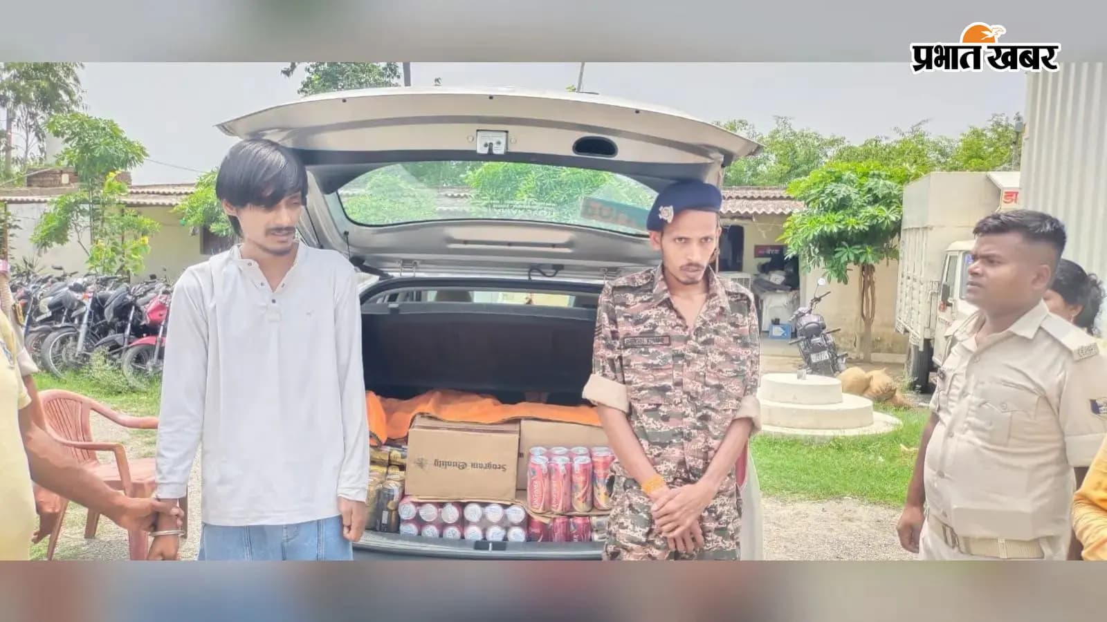 बेहरा पुलिस ने गुप्त सूचना पर पकड़ा फर्जी जवान, कार के डिक्की से बरामद 240 लीटर बीयर व 18 लीटर विदेशी शराब. बेहरा पुलिस ने गुप्त सूचना पर पकड़ा फर्जी जवान, कार के डिक्की से बरामद 240 लीटर बीयर व 18 लीटर विदेशी शराब.