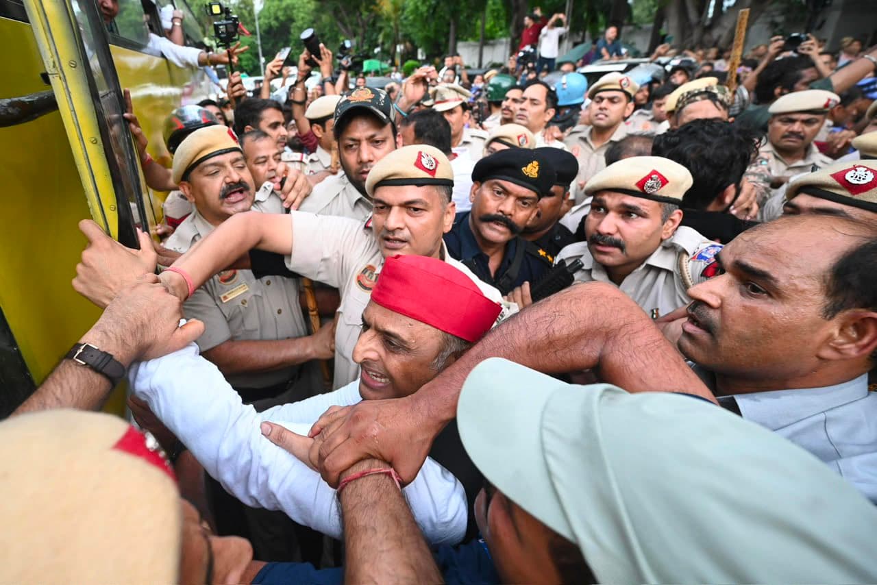 सपा-कांग्रेस ने साथ मिलकर खोला मोर्चा