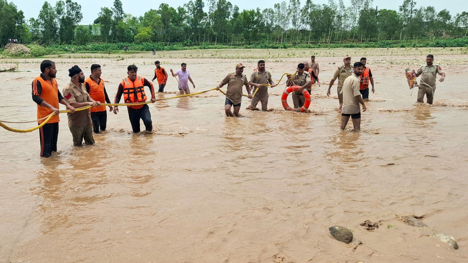 राहत और बचाव अभियान तेज
