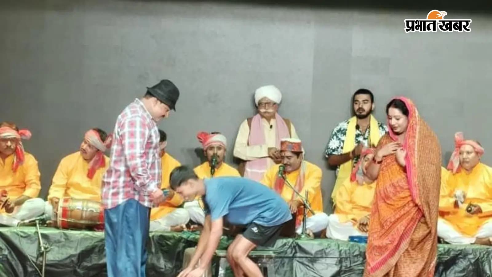 पटना: खगौल में मंचित हुआ भिखारी ठाकुर का कालजयी नाटक 'गबरघिचोर', मां की ममता ने जीता दर्शकों का दिल