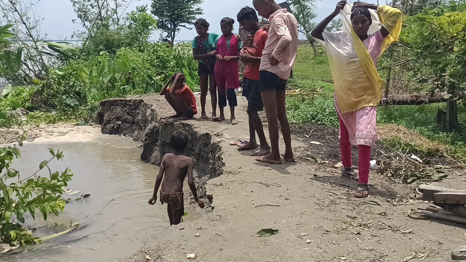कोशी क्षेत्र में कटाव