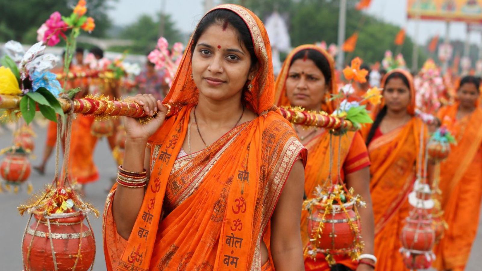 बाबाधाम जाती महिला कांवरियों की सांकेतिक तस्वीर