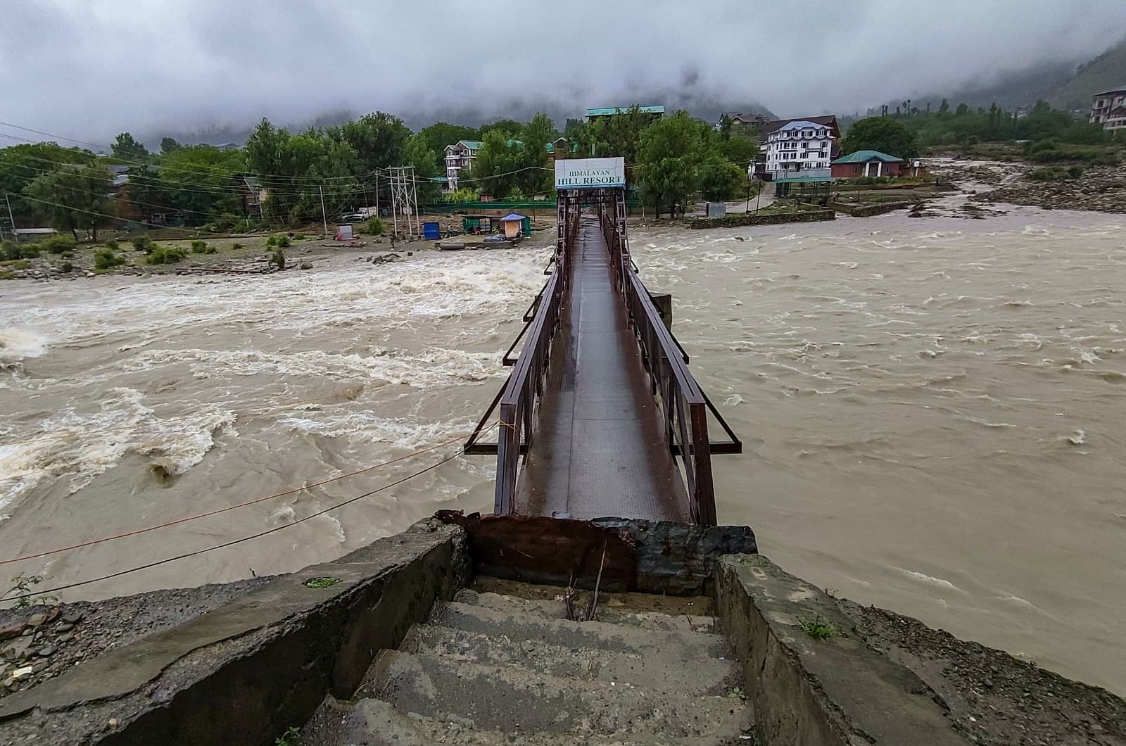 डोडा और किश्तवाड़ में स्कूल बंद

