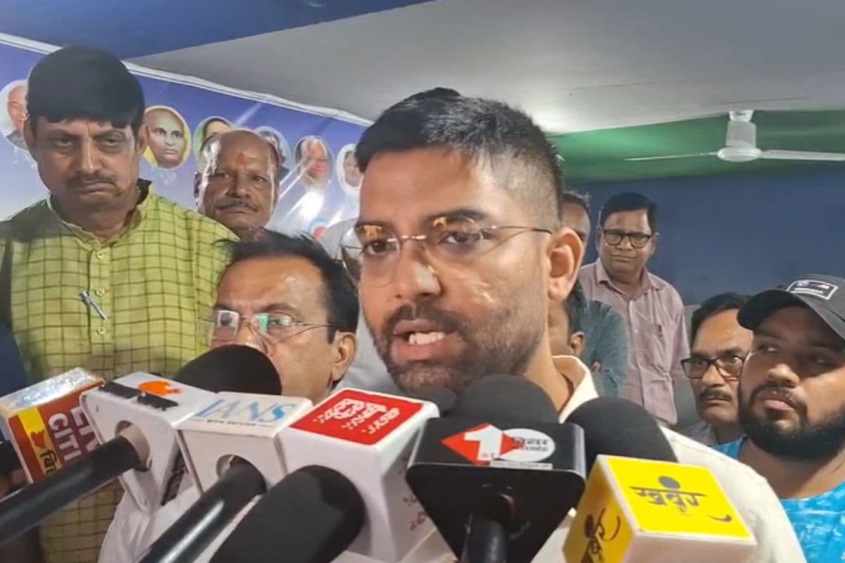 गांवों में 1200 रुपये टैक्स वसूली का मंत्री दीपक प्रकाश ने किया विरोध, कहा- बिहार अभी उस लायक नहीं