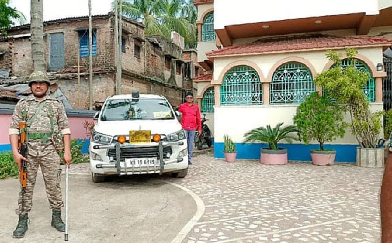 बंगाल: नदिया के सुपारी कारोबारी अशोक अधिकारी के घर और गोदाम पर ईडी की छापेमारी