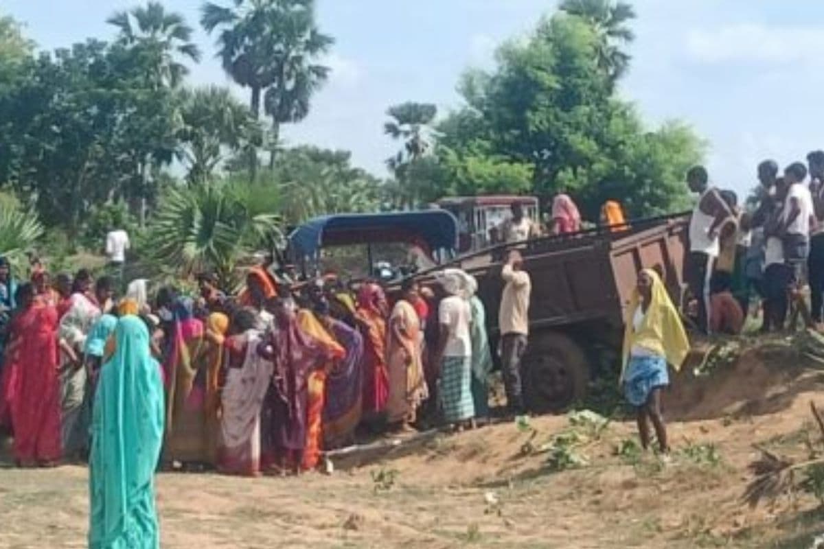 नालंदा में ट्रैक्टर के नीचे दबकर बच्चे की मौत, चालक हुआ फरार, गांव में पसरा मातम नालंदा में ट्रैक्टर के नीचे दबकर बच्चे की मौत, चालक हुआ फरार, गांव में पसरा मातम