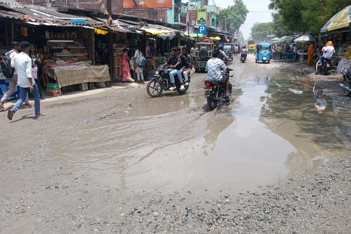 औरंगाबाद में हल्की बारिश में ही डूबी सड़कें, शिवगंज बाजार में जलजमाव से बढ़ी परेशानी, आवागमन प्रभावित