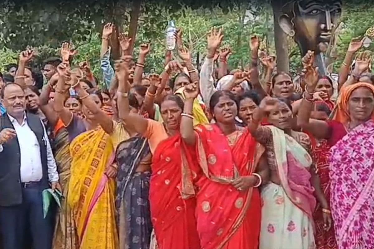 निगम ने मोरहाबादी में नहीं लगने दिया साप्ताहिक बाजार, रोजी-रोटी के लिए विरोध में उतरे दुकानदार