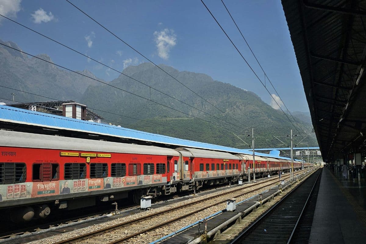 चांडिल में 6 से 12 जुलाई तक रोलिंग ब्लॉक के कारण ये ट्रेनें रद्द, यात्रा से पहले यहां देखें अपडेट