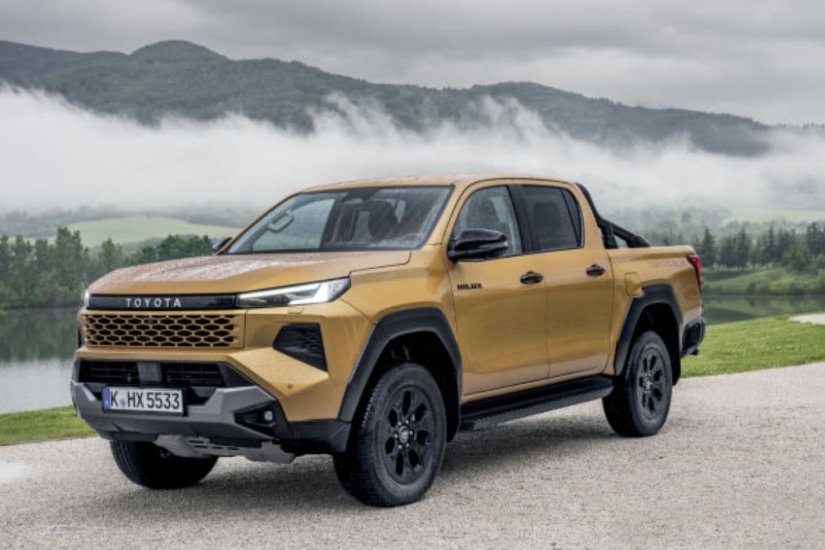 और दमदार होकर आ रही Toyota Hilux, ADAS और 360-डिग्री कैमरा के साथ पहले से ज्यादा हाईटेक होगा केबिन