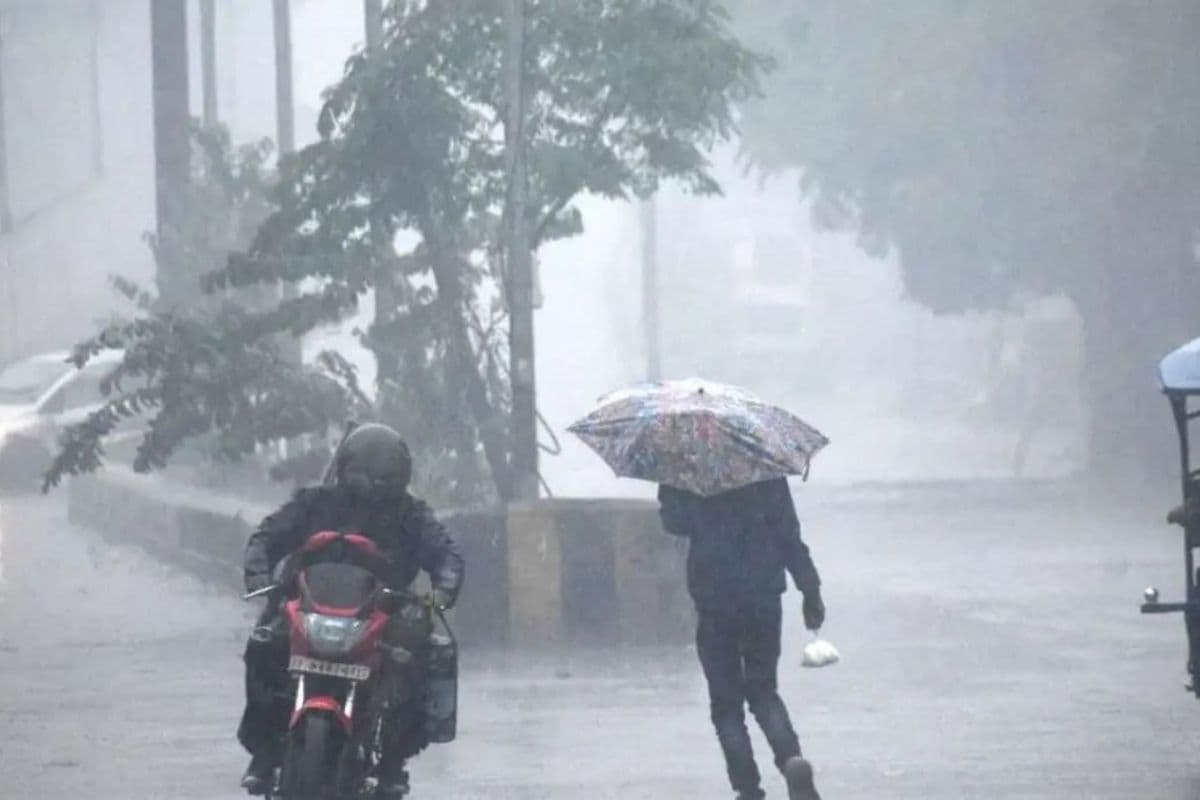 यूपी में अगले 7 दिन तक गरज-चमक और तेज हवाओं के साथ भारी बारिश की चेतावनी, IMD ने जारी किया अलर्ट