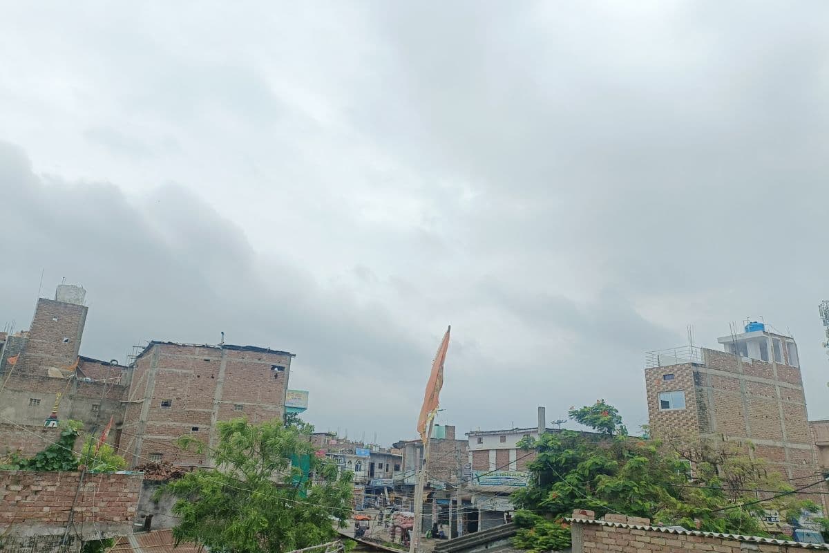 बेगूसराय में मौसम ने ली करवट, सुबह से छाए घने बादल, तेज हवाओं ने सुहाना किया वातावरण