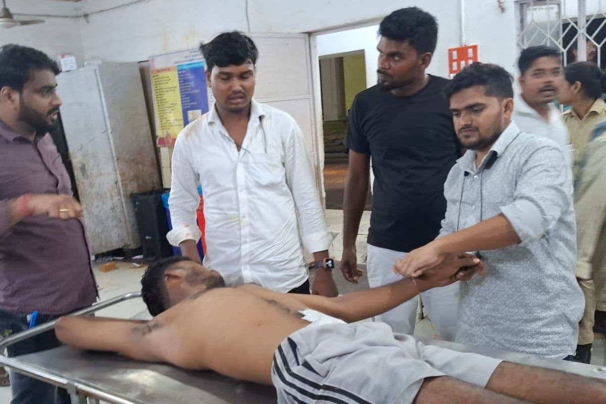 घायल युवक घायल युवक