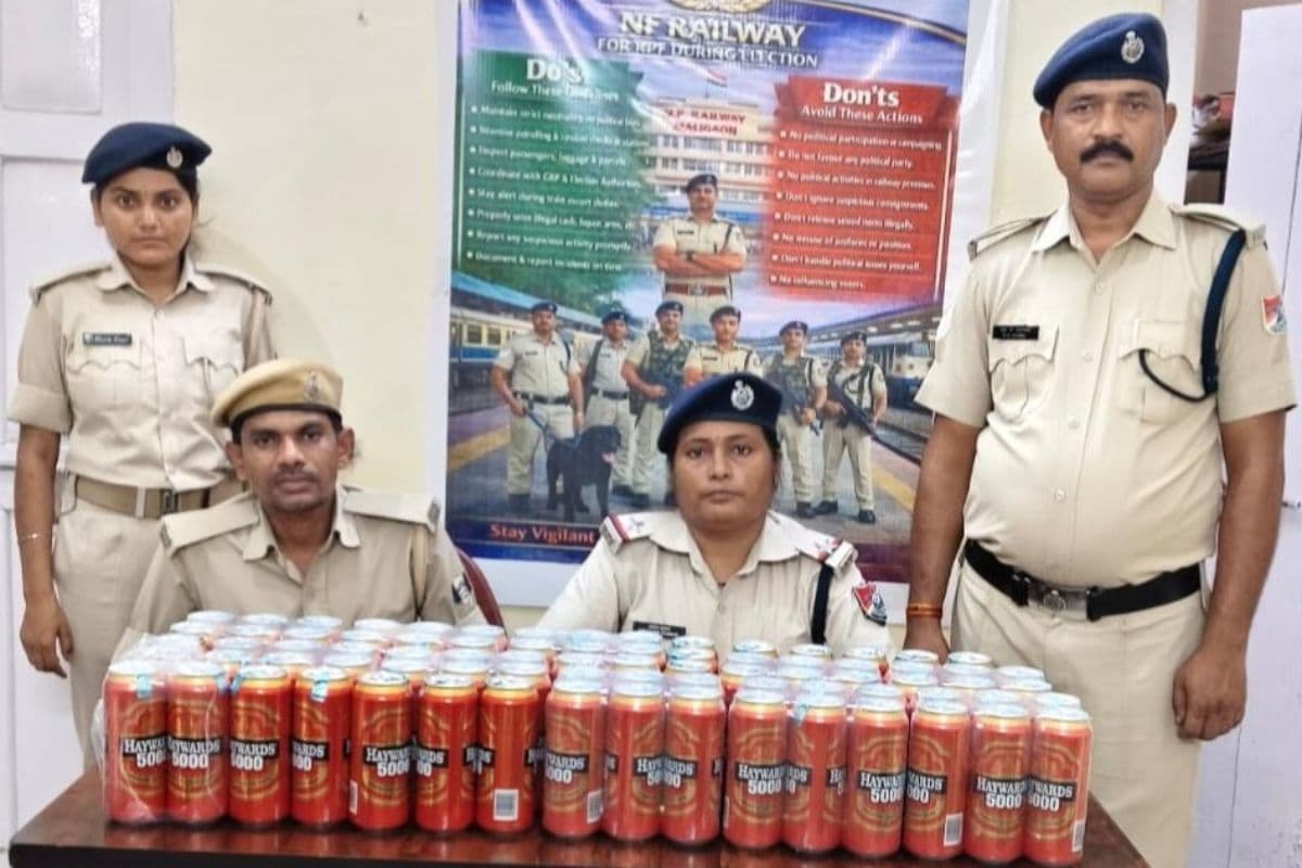 बारसोई रेलवे स्टेशन पर 39.5 लीटर विदेशी शराब बरामद, तस्कर फरार