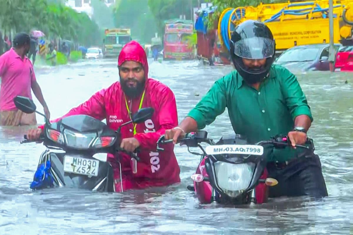 मुंबई में मूसलाधार बारिश का रेड अलर्ट, 5 घंटे में 70 मिमी से ज्यादा वर्षा, IMD की चेतावनी