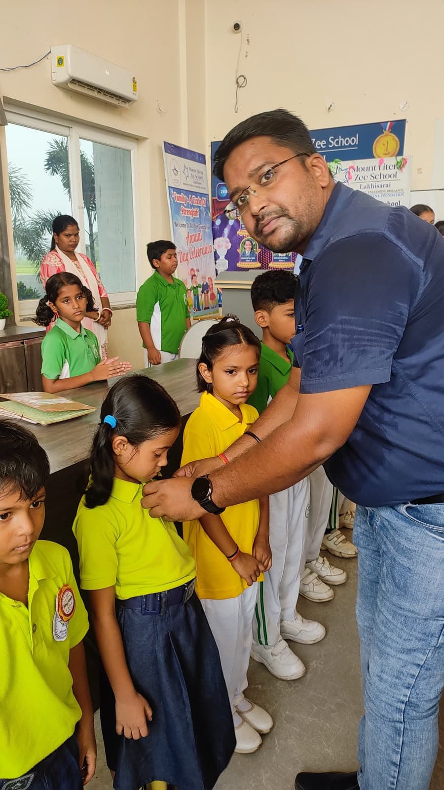माउंट लिटरा ज़ी स्कूल में जून के स्टार परफॉर्मर सम्मानित, 15 मेधावी विद्यार्थियों को मिला सम्मान
