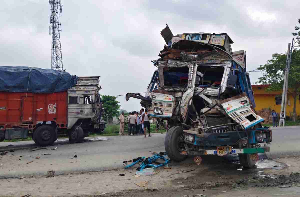 Bettiah Truck Accident sugar-loaded- nanosti-chowk-nh727-driver-injured Bettiah Truck Accident sugar-loaded- nanosti-chowk-nh727-driver-injured