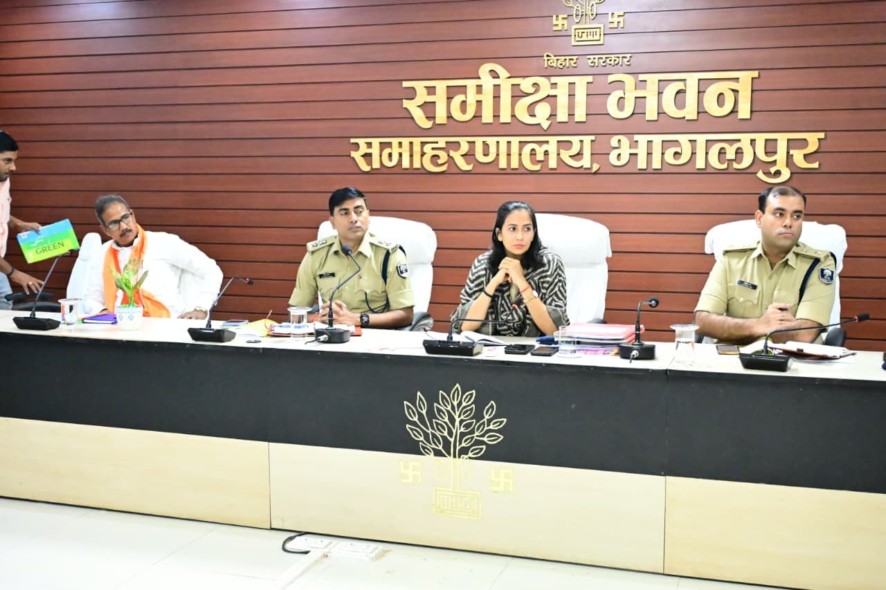 एससी-एसटी एक्ट मामलों में डीएम सख्त, समय पर जांच और स्पीडी ट्रायल के दिए निर्देश