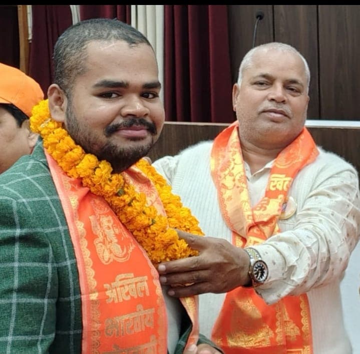 माउंट एवरेस्ट के शिखर पर तिरंगा लहराने वाले  प्रांजल का सरायरंजन में भव्य स्वागत